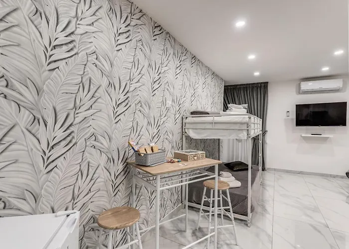 Casa Dora Bed & Breakfast 3*