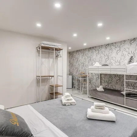 Casa Dora فندق مبيت وإفطار نابولي